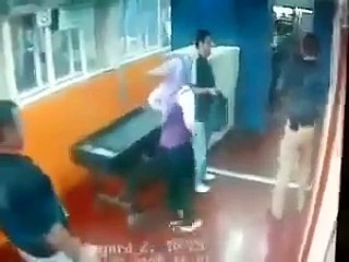 Onde isto vai parar, controlo a uma refugiada em Espanha