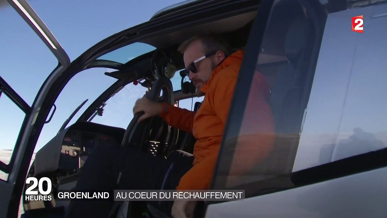 La métamorphose du Groenland et ses icebergs vue du ciel et sur la glace