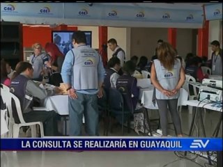CNE verifica firmas para consulta popular en Guayaquil