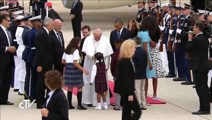 Llegada DEL PAPA FRANCISCO a la base aerea de Andrews. Bienvenida oficial a los EEUU
