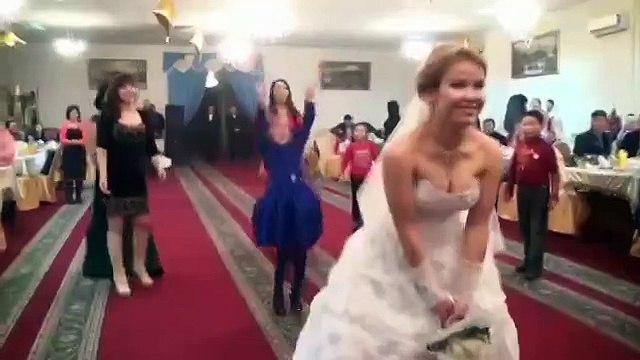 Это вообще позорище. Не в этом счастье, девушки!