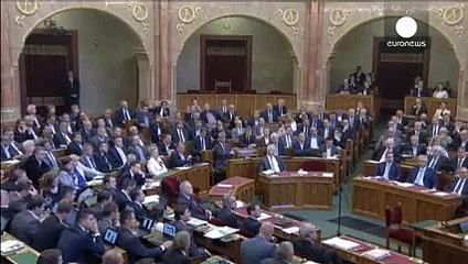 Hungary allows soldiers to shoot at refugees with rubber bullets