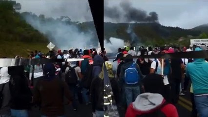 Mexico riot police clash with protesting students in Guerrero