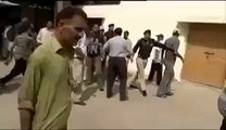 Pakistani News reporter Chand Nawab badly beaten by Railway police in Karachi.