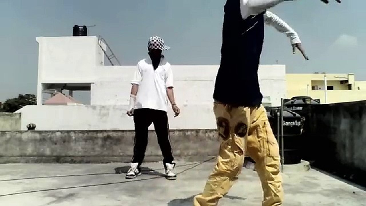 Fast and amazing break dance -freestyle dance- ft. snowboyzz