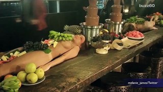 Australian bar used naked women as a fruit platter - Video
