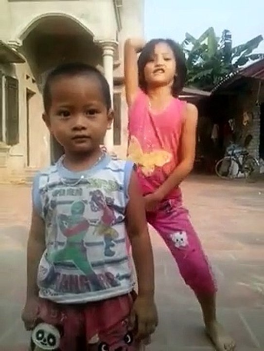 crazy child group dance