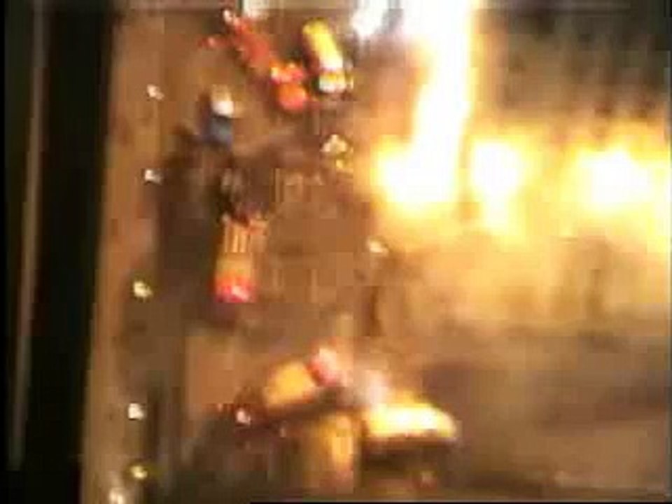 Funny Video Of Fire In A Building Girl Burnt & Jumped