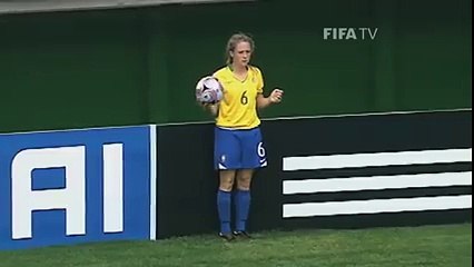 فيديوأفضل رمية تماس في تاريخ الكرة النسائية