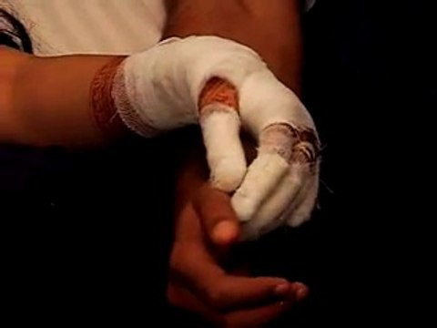 Suhani Aur Yuvraj Ki Wedding Night Mein Dadi Ne Kiya Dono Ko Behosh - 23 September 2015 - Suhani Si Ek Ladki