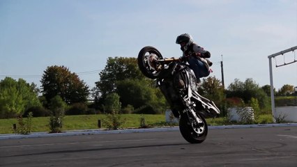 Best female Motorcycle Stunt Rider in the World! -Sarah Lezito