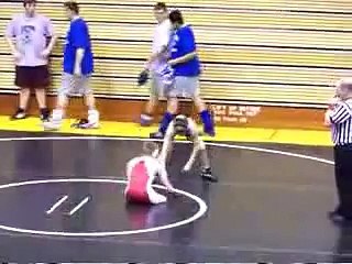 Lutteur sans bras ni jambe se bat comme un lion!