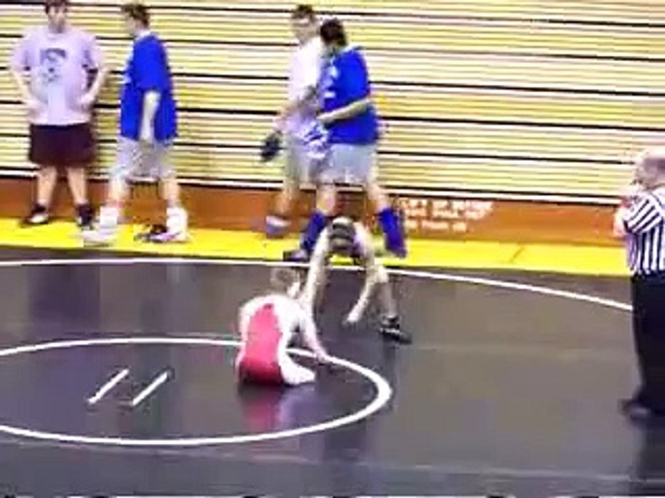 Lutteur sans bras ni jambe se bat comme un lion!