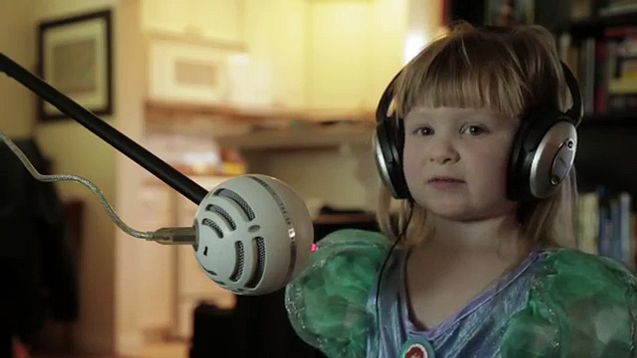 Maddie and Zoe sing Let It Go from Disneys Frozen funny song 2015 | funny video