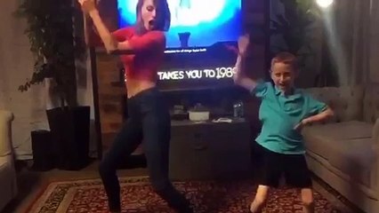 Taylor Swift 'Shakes It Off' With 7-Year-Old Dancing Sensation