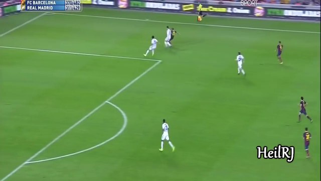 Dani Alves Humiliates Cristiano Ronaldo HD (26.10.2013)