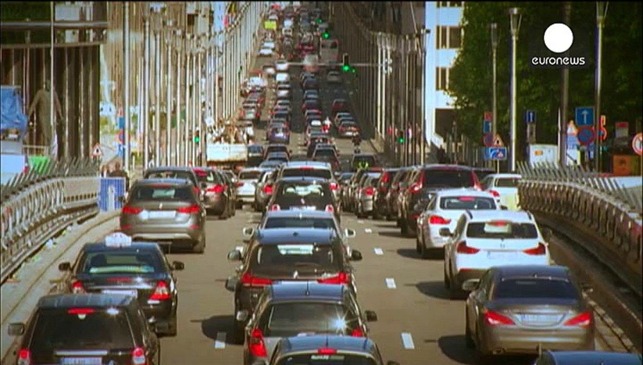 VW-Diesel-Skandal: Auch Europas Autobranche und Politiker atmen dicke Luft