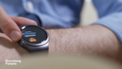 Hands on with the Gear S2: New Shape and Features