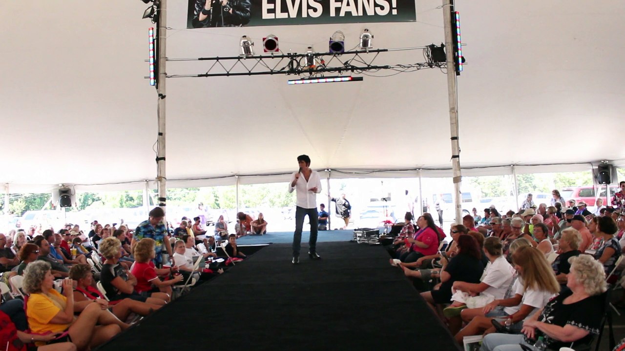 Josh Davis sings 'Unchained Melody' Elvis Week 2015