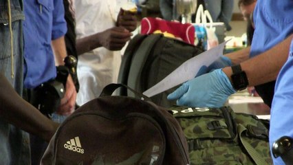 A la frontière italienne, des migrants arrivent en Suisse