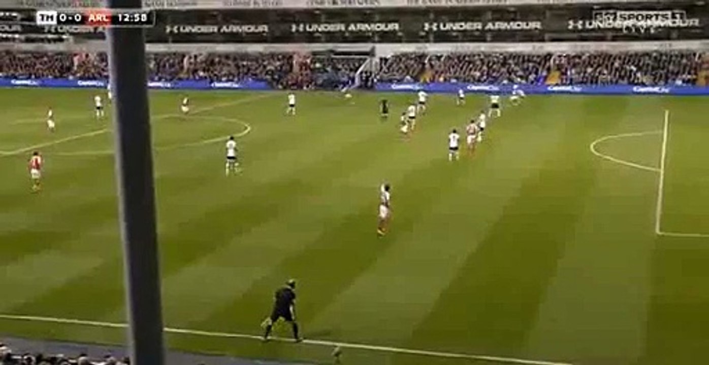 Olivier Giroud Big Chance to Score - Tottenham Hotspur vs Arsenal - England League Cup 23.09.2015