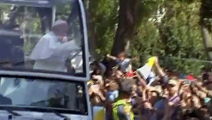 Etats-Unis : le pape François découvre Washington sous les vivats de la foule
