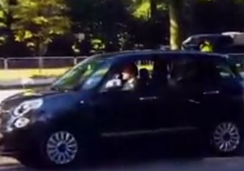 Pope's Motorcade, Departing for White House, Dwarfs His Small Car