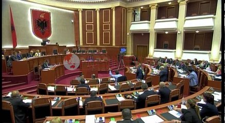 Parlamenti miraton ndryshimet për ndëshkimin e informalitetit - Ora News