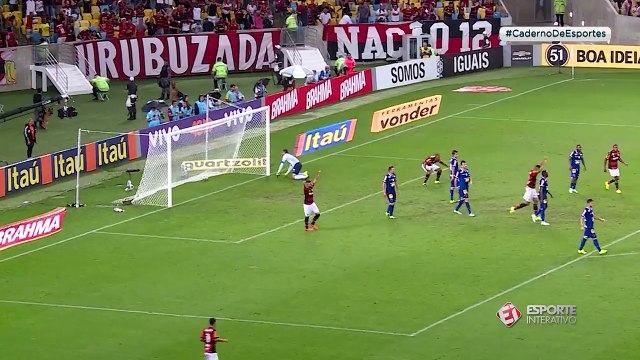 Apesar de ter semana livre, Oswaldo fecha o treino e esconde o que apronta para o Vasco