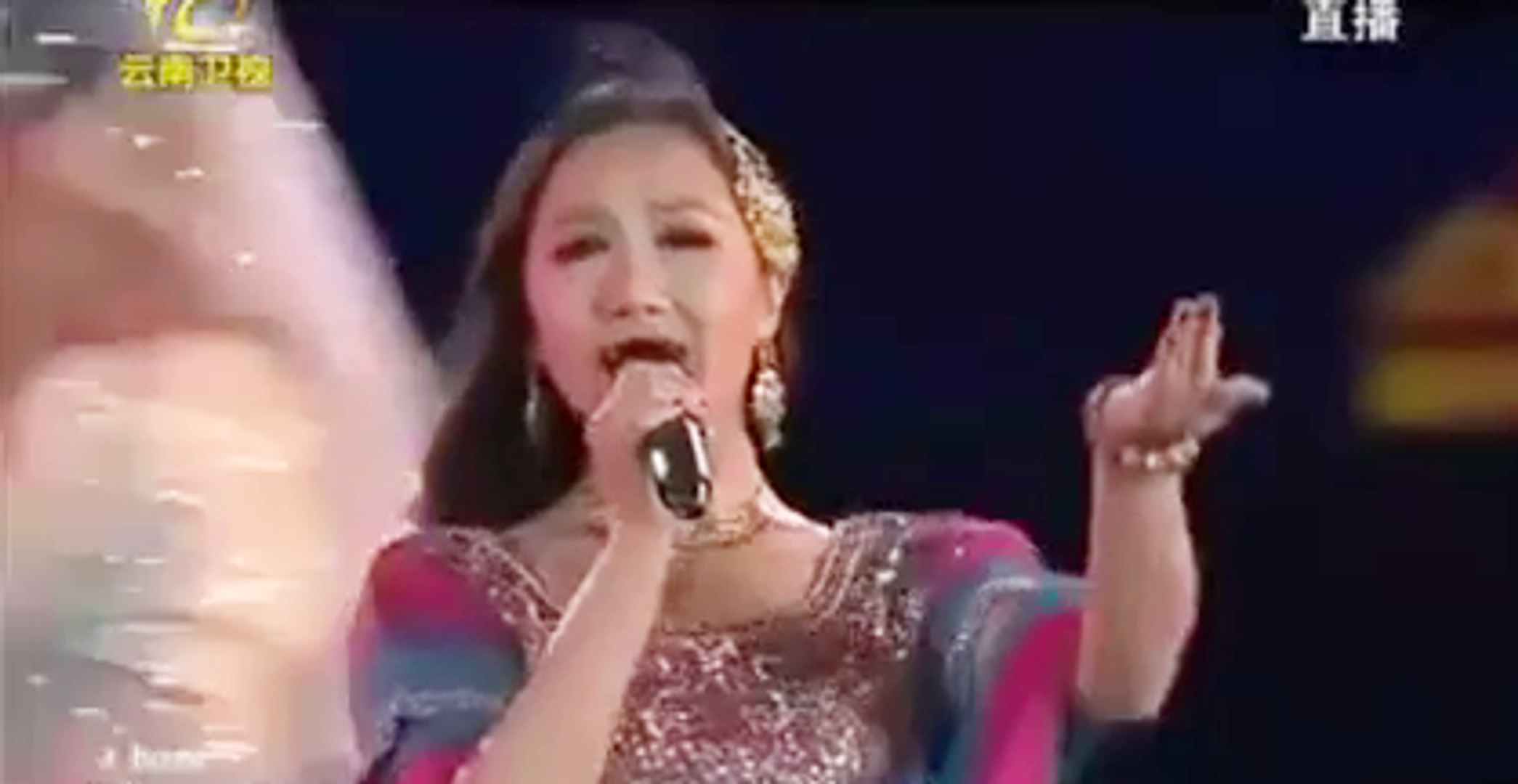⁣Chinese singer Tribute to Hadiqa Kiani's Janaan - Pashto Song