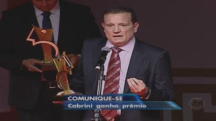 Roberto Cabrini vence categoria ’Repórter’ do Prêmio Comunique-se