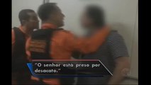 Médico se revolta ao receber voz de prisão por negar atendimento