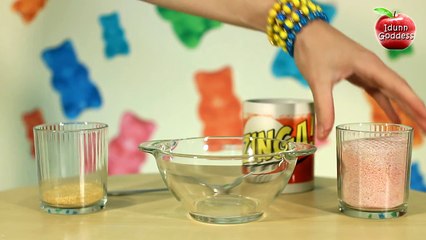 With Just 2 Plastic Cups And Jell-O, She Made The Coolest Treat For Any Party