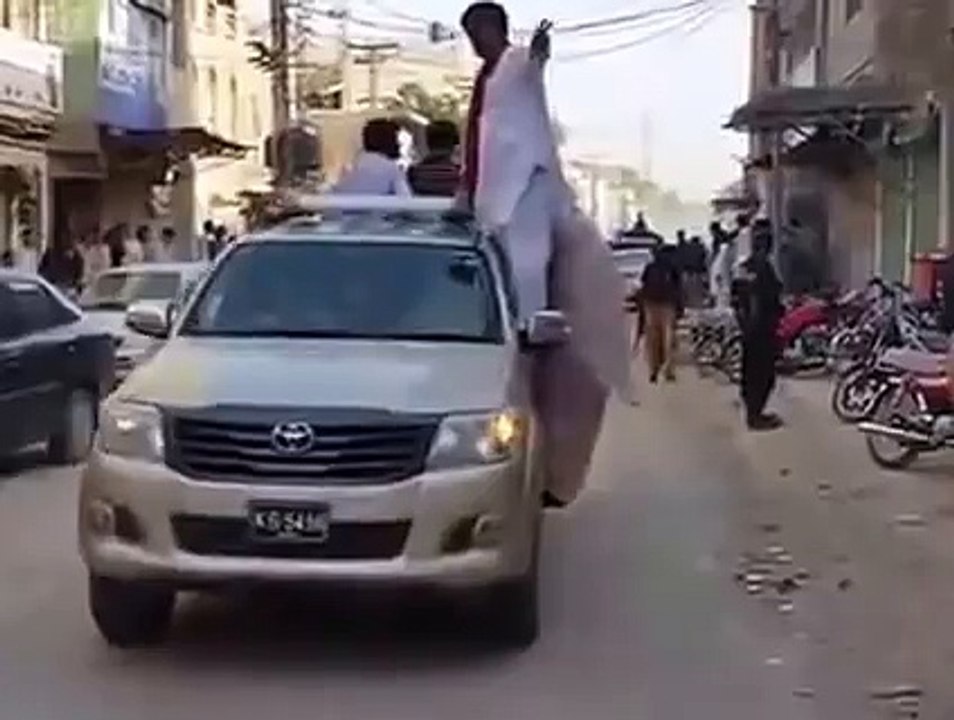 What Sindh Police Did With Imran Khan When He Reached Hafizabad - Playit.pk