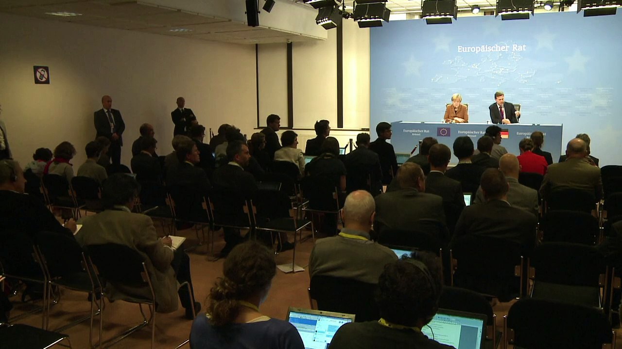 Merkel: 'Temos de falar com Assad'