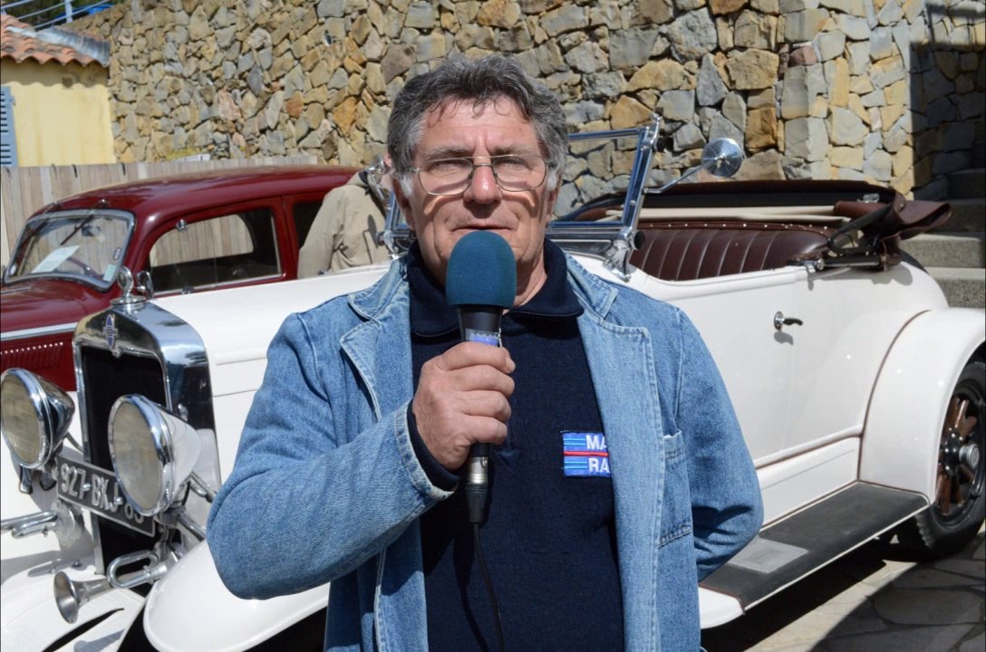 Salon Véhicules Anciens & Modèles Réduits Saint-Mandrier 2015 - Interview Christian Pascalin - 720p