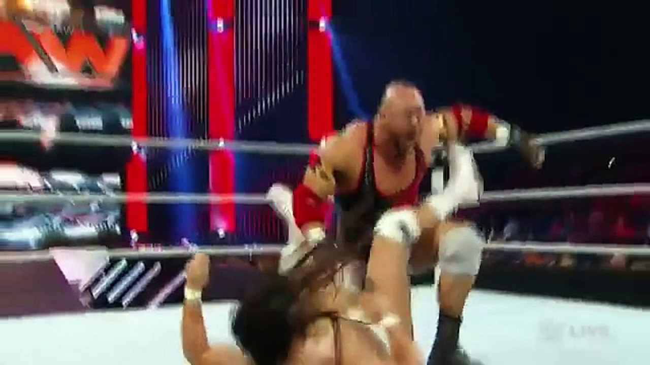Ryback vs. Bo Dallas- Raw, Sept. 21, 2015 WWE Wrestling On Fantastic Videos