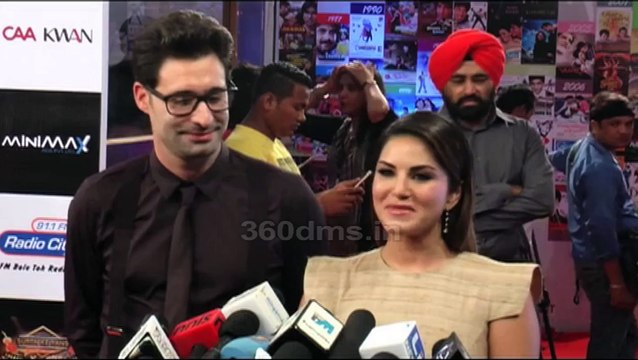 MASTIZAADE Actress Sunny Leone Will DO BEIIMAAN LOVE With Hubby Daniel Weber