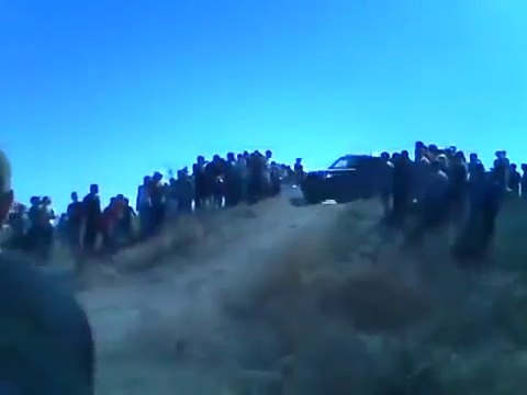 Jeep car hits spectators during race - violent accident