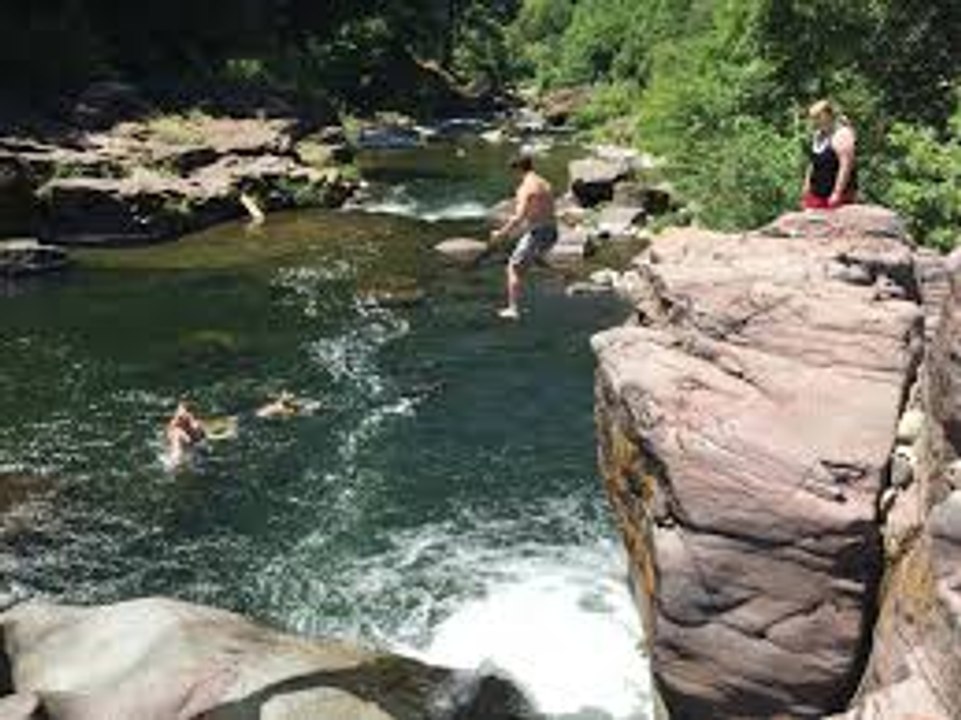 OMG!!!fat-kid-falls-into-the-water must watch