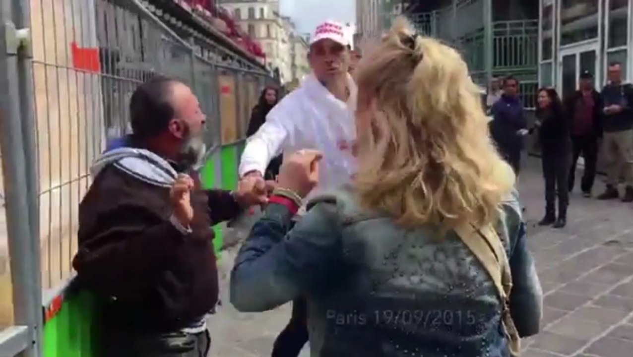 Deux activistes de la cause animale retirent son chiot à un SDF