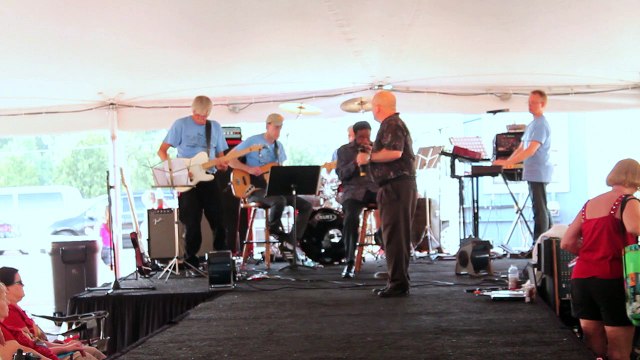Ben Cauley joins Danny McCorkle & the Katz for 'It's Midnight' Elvis Week 2014