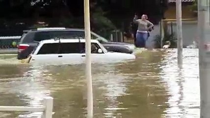 Russian Cars Can Drive Underwater - VideosMunch