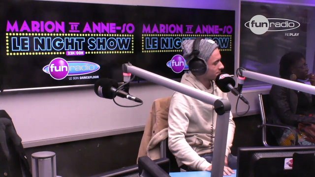 Marion et Anne-So - SingStar Of Duty : Cyprien et Squeezie se tirent dessus au Nerf