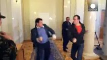 Bagarre entre deux députés ukrainiens dans les couloirs du parlement