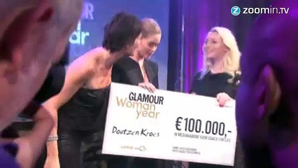 Doutzen Kroes dévoile ses seins pour la bonne cause