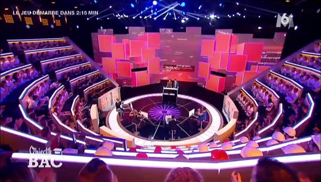 Qu'est-ce que je sais vraiment ? : le décolleté très vertigineux d'Eve Angeli