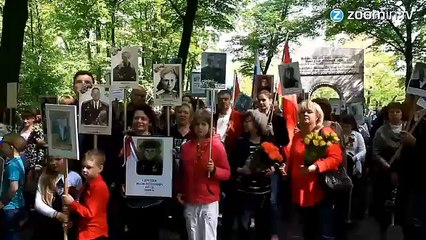 Berlin : des motards pro-Poutine chantent Staline