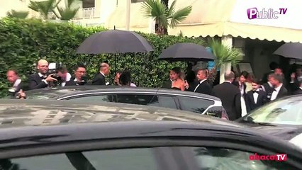 Exclu Vidéo : Cannes 2015 : Doutzen Kroes, splendide à la sortie du Martinez !