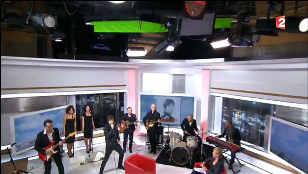 Thomas Dutronc "piège" Elise Lucet en la faisant chanter en direct